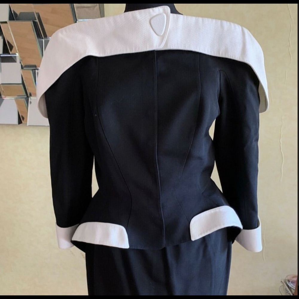 WANTED ISO Thierry Mugler blazer jacket !!!!